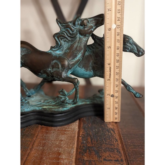 Heavy Sculpture - Running Horses